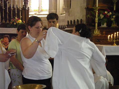 remise vetement blanc bapteme adultes